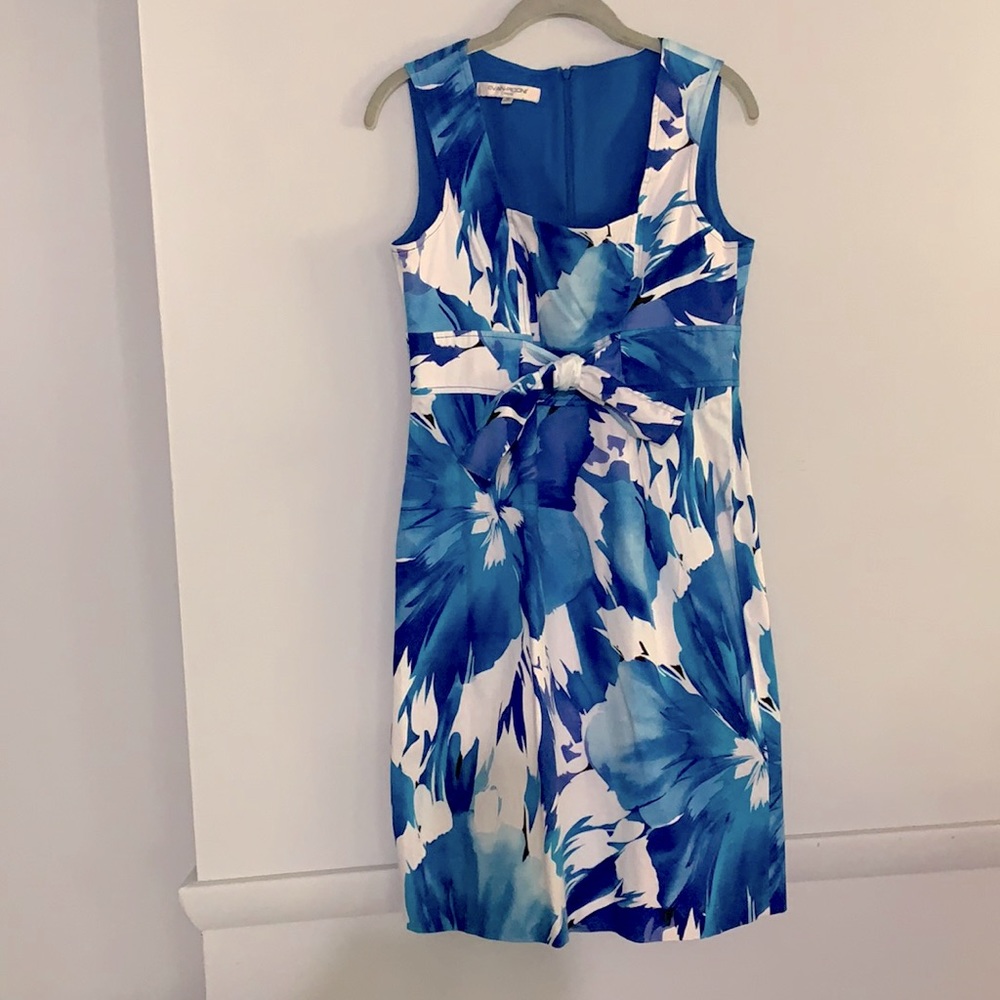 Evan Picone blue floral print, square neckline